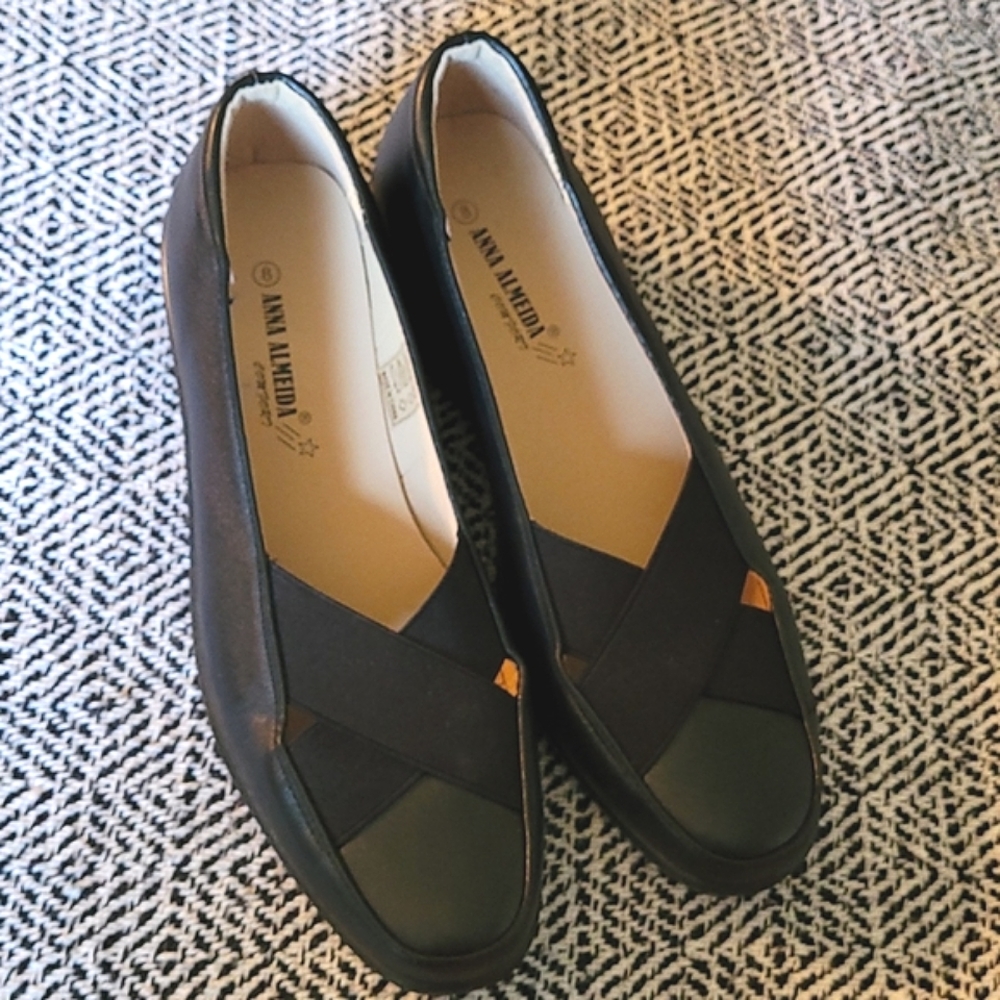 Black wedged heel flats size 8 women's